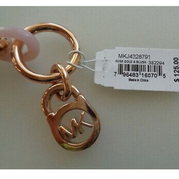 🎉Michael Kors Blush & Rose Gold Toggle Bracelet - Picture 6 of 7